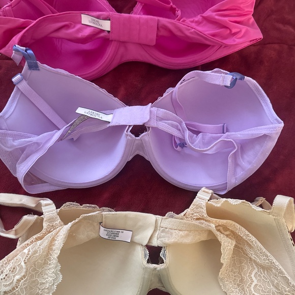 VS bras - Picture 2 of 2